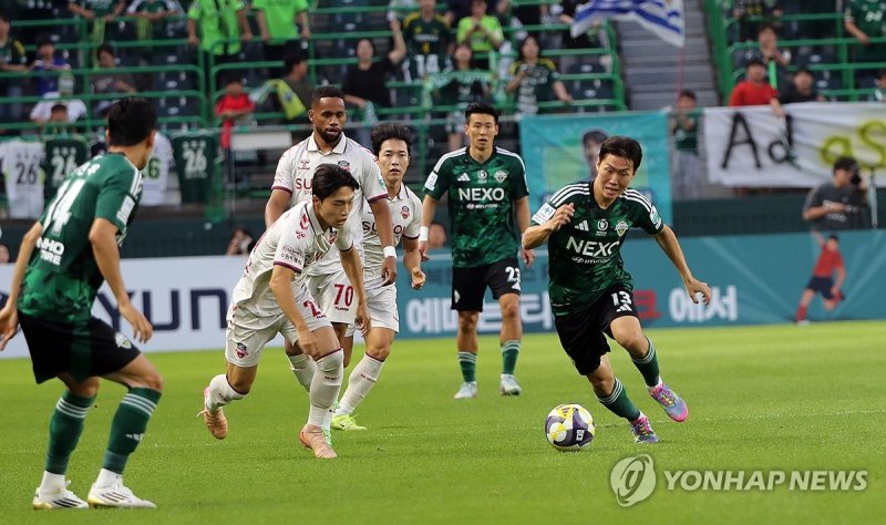 돌파하는 강상윤 (출처=연합뉴스)