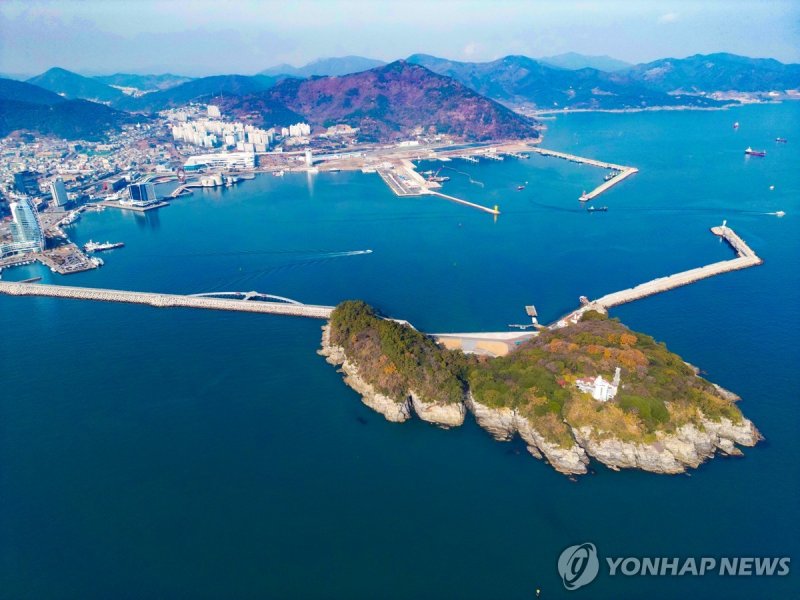 여수 오동도와 여수항 (출처=연합뉴스)