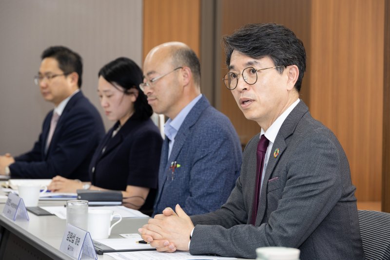 김완섭 환경부 장관이 서울 종로구 S타워에서 제5차 기후전략 간담회를 주재하고 있다. (환경부 제공. 재판매 및 DB 금지) 2025.5.28/뉴스1