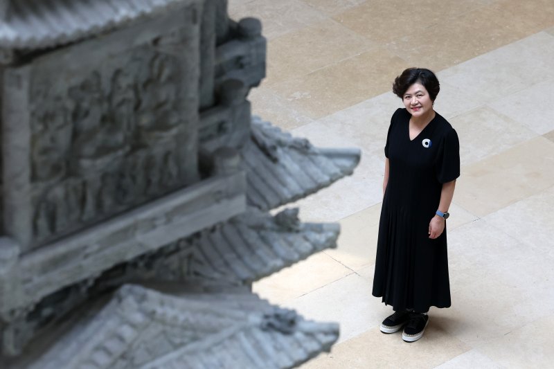 [서울=뉴시스] 박진희 기자 = 이현주 국립중앙박물관 홍보전문경력관이 4일 서울 용산구 국립중앙박물관에서 인터뷰 하고 있다. 2025.07.05. pak7130@newsis.com