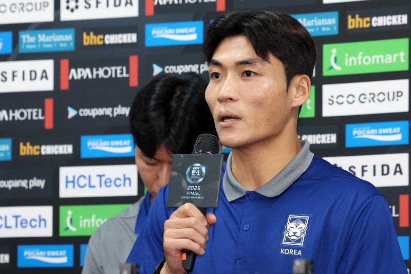 한국 축구대표팀 부주장 박진섭이 6일 오후 경기도 용인미르스타디움에서 열린 2025 동아시아축구연맹(EAFF) E-1 챔피언십 남자부 공식 기자회견에서 기자들 질의에 답하고 있다. 2025.7.6/뉴스1 ⓒ News1 이동해 기자