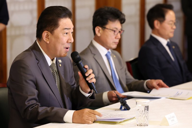김병기 더불어민주당 당대표 직무대행 겸 원내대표가 6일 오후 서울 종로구 삼청동 국무총리 공관에서 열린 이재명 정부 첫 고위당정협의회에서 발언하고 있다. (공동취재) 2025.7.6/뉴스1 ⓒ News1 김성진 기자