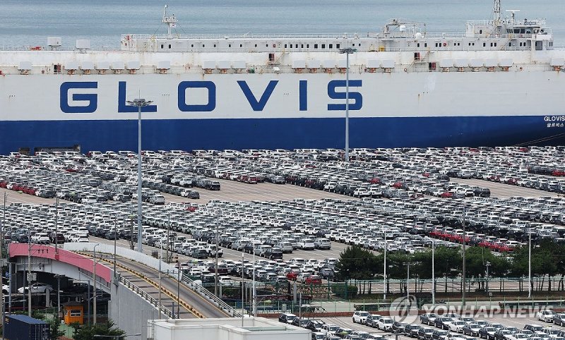 평택항에 세워져 있는 수출용 자동차 (출처=연합뉴스)
