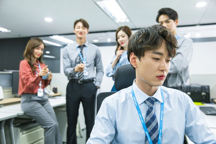 "빙부·빙모상 모르는 사람 처음 봐"..고졸 신입사원 비웃은 직장동료 [어떻게 생각하세요]