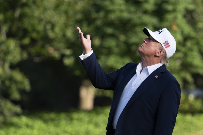 트럼프, 12~15개국에 관세 서한 발송…8월 1일부터 최대 70% 부과 경고