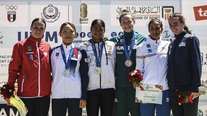 근대5종 월드컵 파이널 여자부 준우승한 성승민(왼쪽에서 두 번째) (출처=연합뉴스)