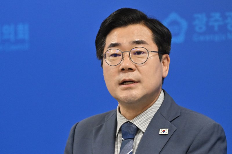 민주당, 10일 당대표 후보 등록…정청래&middot;박찬대 당권경쟁 본격화