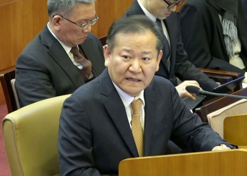 [서울=뉴시스] 이상민 전 행정안전부 장관이 11일 서울 종로구 헌법재판소에서 열린 윤석열 대통령 탄핵 심판 7차 변론기일에 증인으로 출석해 증언하고 있다. (사진=헌법재판소 웹하드 영상 캡처) 2025.02.11. photo@newsis.com *재판매 및 DB 금지