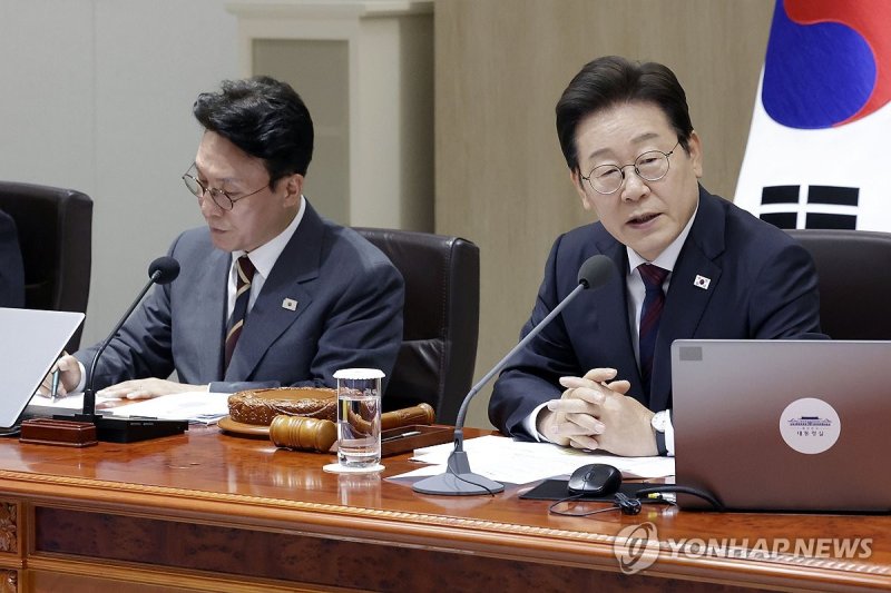 [속보]李대통령, 김민석 총리에 "전공의 복귀 문제 해결 적극 나서달라"