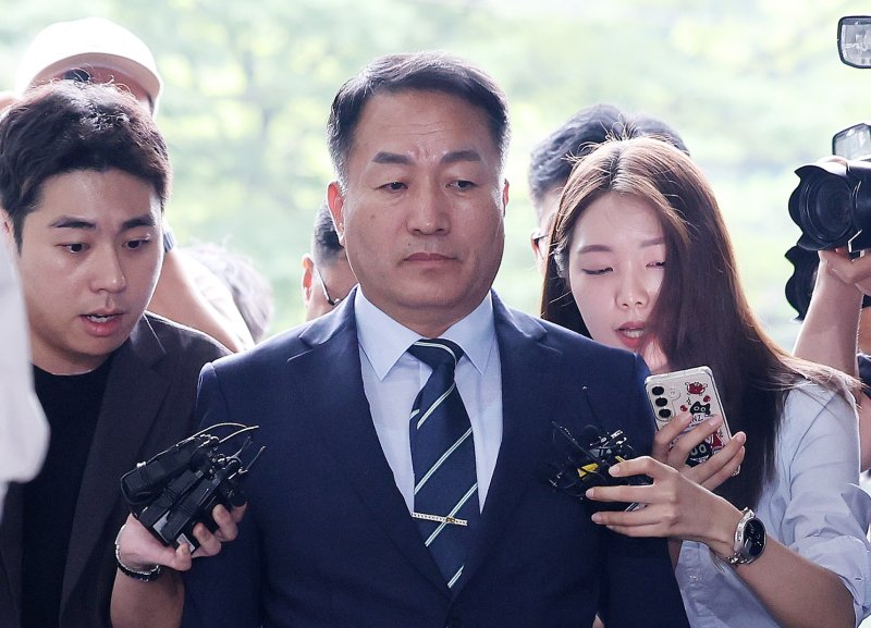 김계환 전 해병대사령관이 7일 서울 서초구 순직해병 특검 사무실에 조사를 받기위해 출석하고 있다. 김 전 사령관은 지난 2023년 7월 채상병 사고를 수사한 당시 박정훈 전 해병대 수사단장(대령)에게 수사 외압을 가한 의혹을 받고 있다. 2025.7.7/뉴스1 ⓒ News1 박지혜 기자