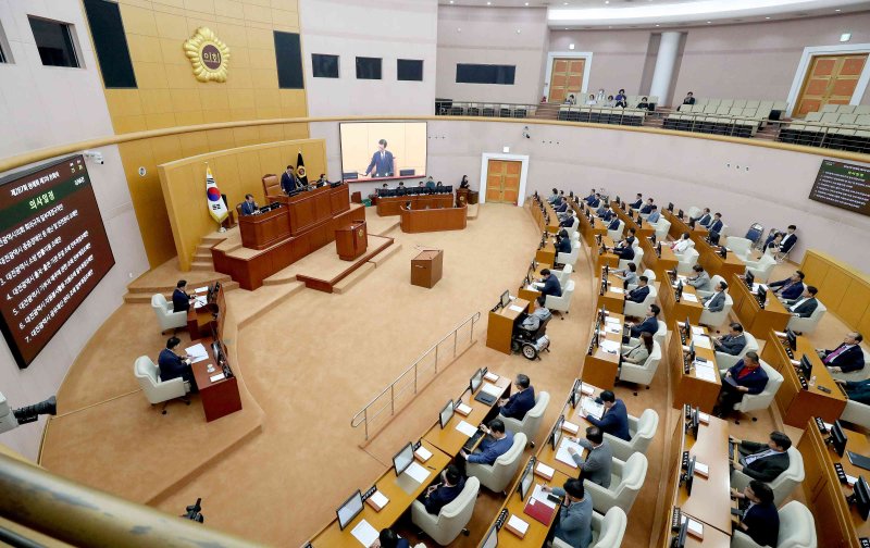 [대전=뉴시스] 조명휘 기자 = 대전시의회가 19일 제287회 정례회 제3차 본회의를 열어 안건을 심의·의결하고 있다. (사진= 대전시의회 제공) 2025.06.19. photo@newsis.com *재판매 및 DB 금지