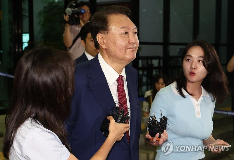 조사 마친 윤석열 전 대통령 (출처=연합뉴스)