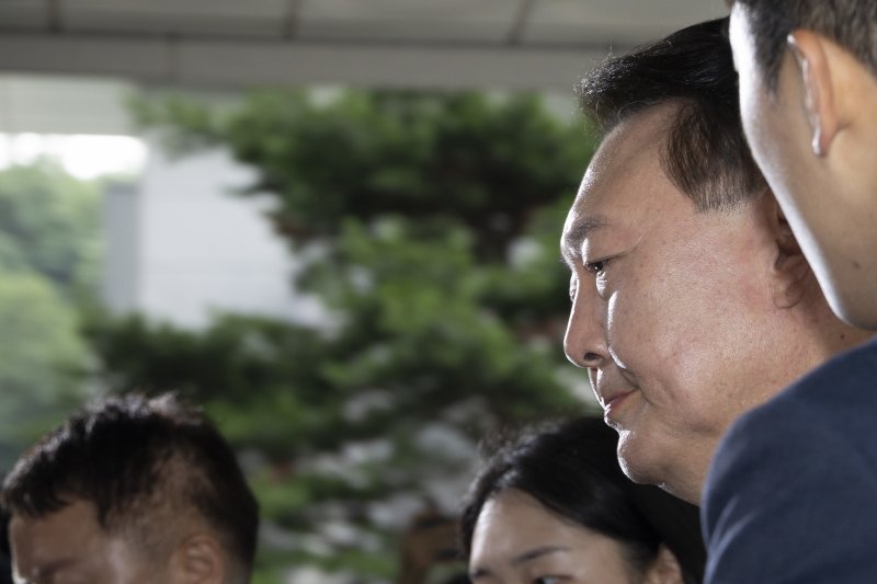 윤석열 전 대통령이 5일 오전 서초구 서울고등검찰청에 마련된 내란특검에서 2차 대면조사를 받기 위해 출석하고 있다. (공동취재) 2025.7.5/뉴스1 ⓒ News1 구윤성 기자