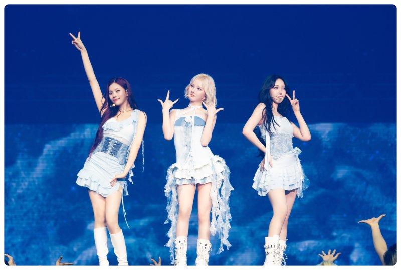 [서울=뉴시스] 걸그룹 VIVIZ(비비지)가 두번째 월드투어 서울 공연을 마쳤다. (사진제공=빅플래닛메이드엔터) 2025.07.07. photo@newsis.com *재판매 및 DB 금지