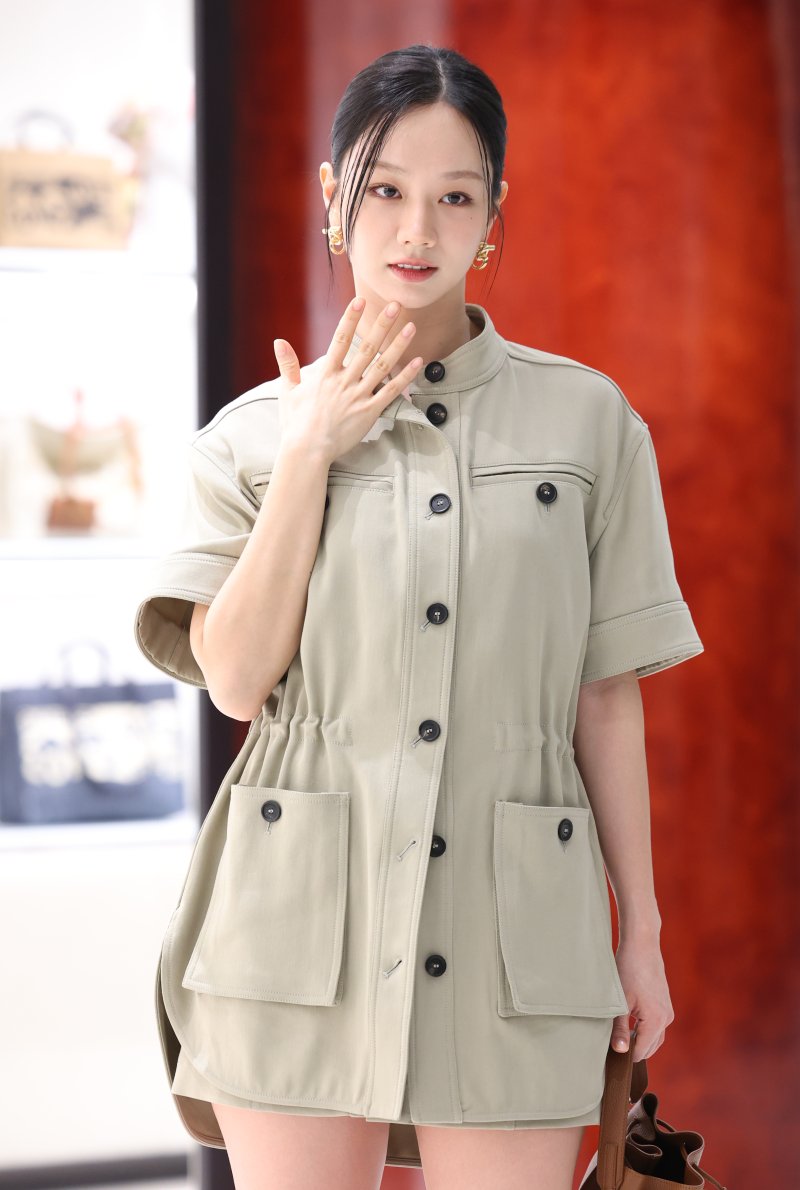 배우 바카라 룰가 7일 오후 바카라 룰 영등포구 더현대 바카라 룰에서 열린 페라가모 부티크 오픈 기념 행사에 참석해 매혹적인 포즈를 취하고 있다. ⓒ News1 권현진 기자