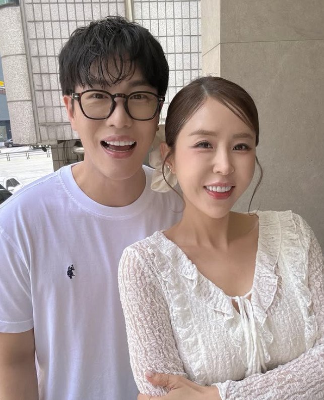 '문원과 결혼 반대 여론' 신지, 빽가와 '박명수의 라디오쇼' 출격…정면 돌파