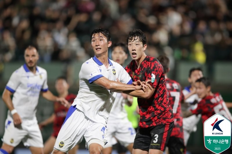 인천과 김포의 경기 모습(한국프로축구연맹 제공)