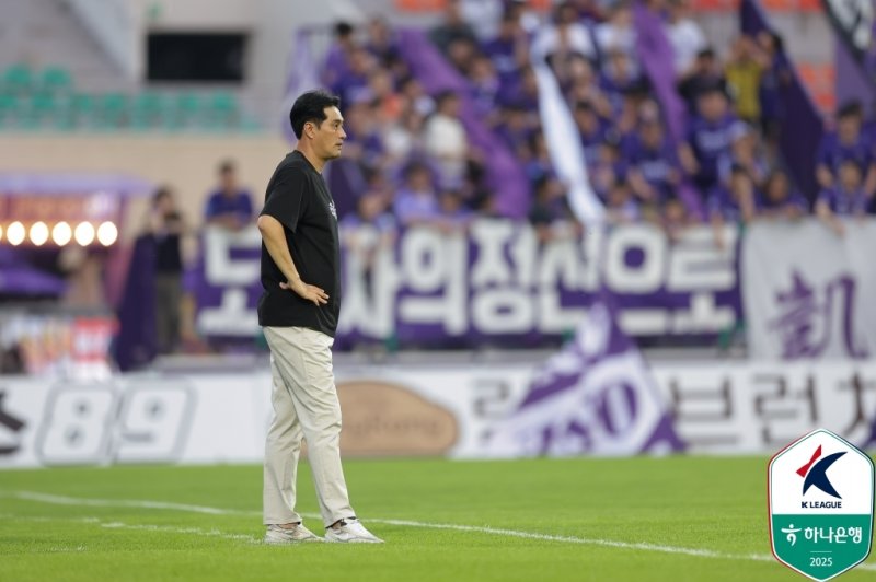 유병훈 안양 감독(한국프로축구연맹 제공)