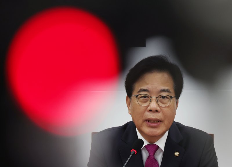 [서울=뉴시스] 고승민 기자 = 송언석 국민의힘 비상대책위원장이 7일 서울 여의도 국회에서 열린 비상대책위원회의에서 발언하고 있다. 2025.07.07. kkssmm99@newsis.com
