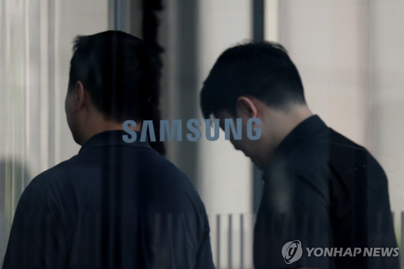 삼성전자 2분기 영업이익 작년 동기 대비 반토막 (출처=연합뉴스)