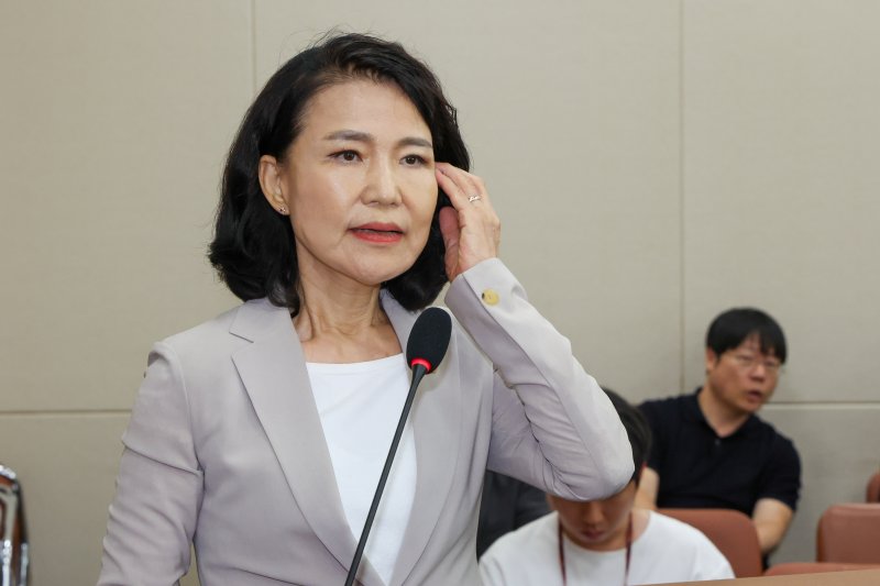 이진숙, 李 질책에 "자기 정치한 적 없고, 나 발언권 있다" 반박