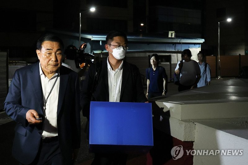 삼부토건 압수수색 마치고 철수하는 김건희 특검팀 (출처=연합뉴스)