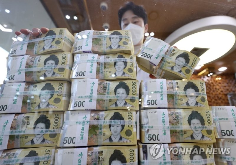 1분기 가계 여유자금 93조원, 역대 최대…예금·주식 증가 (출처=연합뉴스)