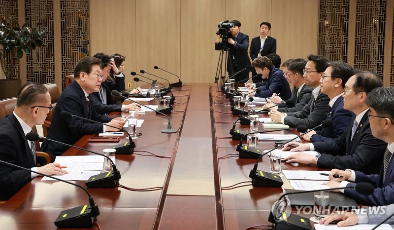 비상경제점검 TF 회의 주재하는 이재명 대통령 (출처=연합뉴스)