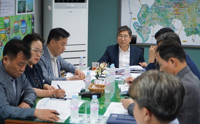 나주시는 8일 강상구 부시장 주재로 전담조직 1차 운영 회의를 열고 소비쿠폰 지급을 위한 분야별 세부 실행계획을 논의했다.(나주시 제공, 재배포 및 DB 금지) /뉴스1