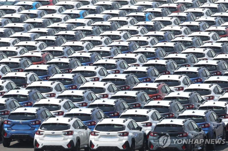 일본 요코하마항 야적장의 수출자동차 (출처=연합뉴스)