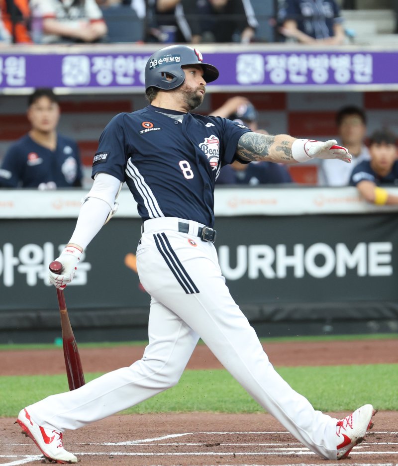 11일 대전 한화생명볼파크에서 열린 '2025 신한 SOL 뱅크 KBO리그' 프로야구 한화이글스 대 두산베어스 경기에서 두산 케이브가 타격하고 있다. 2025.6.11/뉴스1 ⓒ News1 김기남 기자