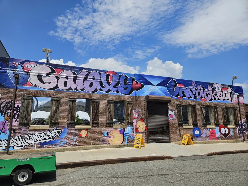 [뉴욕=뉴시스] 박은비 기자 = 미국 뉴욕 브루클린에 위치한 듀갈 그린하우스(Duggal Greenhouse) 모습. 갤럭시 언팩 행사를 하루 앞둔 8일(현지 시간) 막바지 준비에 분주했다. 2025.07.08. silerline@newsis.com *재판매 및 DB 금지