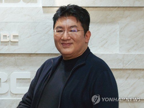 에어카지노, '사기적 부정거래' 방시혁 하이브 의장 검찰고발 방침