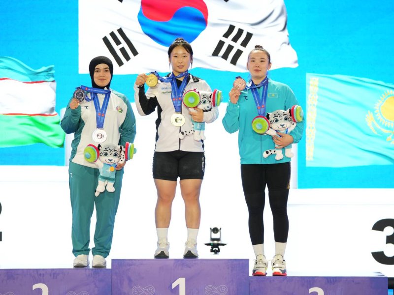 [서울=뉴시스]역도 전희수, 아시아주니어선수권 금메달 3개. (사진=대한역도연맹 제공)
