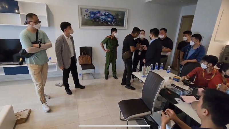 경찰청은 베트남 공안부와 3년간 공조한 끝에 베트남에서 한국으로 바카라 가상 머니 사이트을 밀수출해 판매하던 피의자 A씨(47)를 호찌민 현지에서 붙잡아 19일 국내로 송환한다고 밝혔다. 경찰청 제공) 2022.7.19/뉴스1