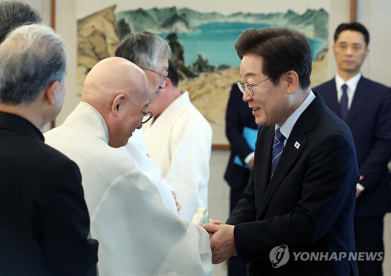 종교 지도자 만난 이재명 대통령 (출처=연합뉴스)