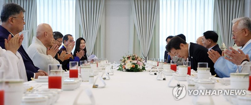 인사하는 이재명 대통령 (출처=연합뉴스)