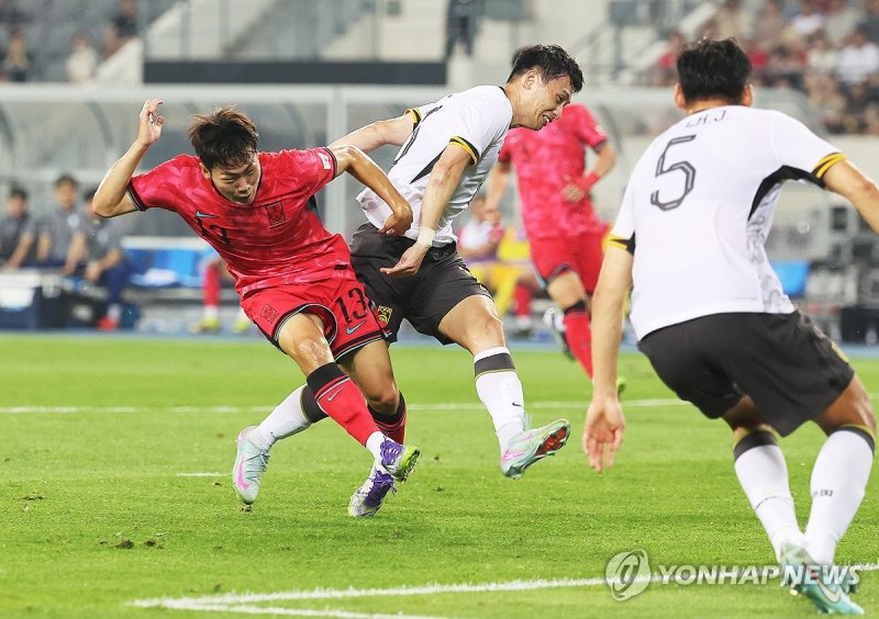 슛하는 강상윤 (출처=연합뉴스)