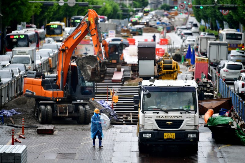 [광주=뉴시스] 광주 도시철도 공사로 막히는 상부도로. (사진=뉴시스 DB). photo@newsis.com