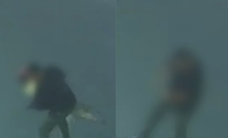 [뉴시스] 딸을 바닥에 내동댕이치고 발로 차는 아빠. (출처=채널A) *재판매 및 DB 금지