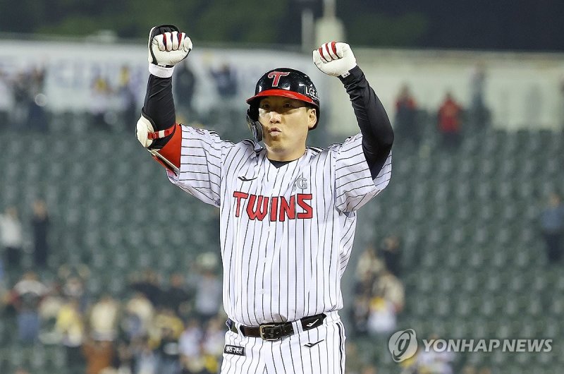 1타점 적시타 친 김현수 (출처=연합뉴스)