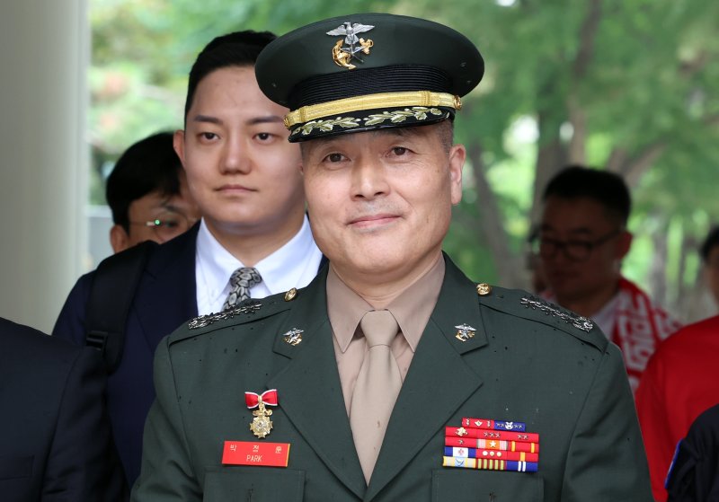 실시간-바카라사이트 대령이 지난달 27일 오후 서울 서초구 고등법원에서 열린 상관명예훼손 등 2심 공판에 출석하고 있다. 2025.6.27/뉴스1 ⓒ News1 김명섭 기자