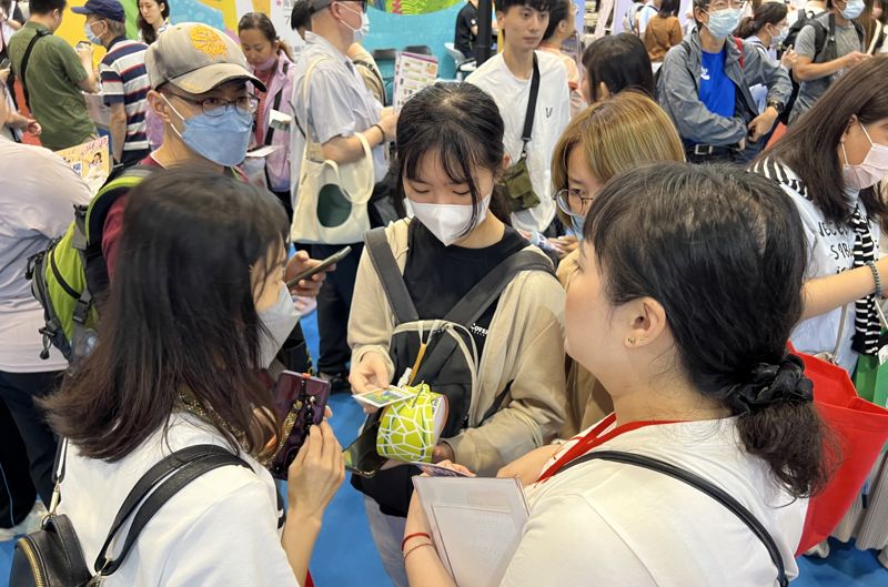 5월까지 중화권 부산 관광객 30만 돌파…이아영 치어리더 초청 행사