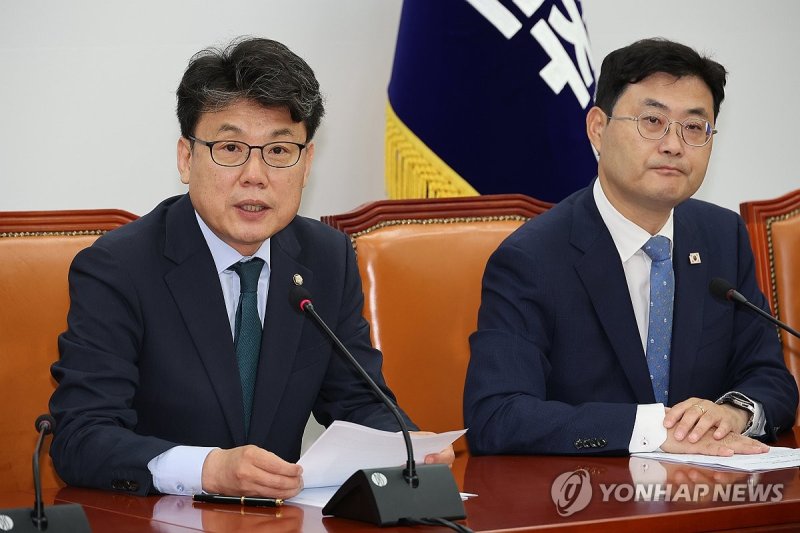 발언하는 진성준 정책위의장 (출처=연합뉴스)