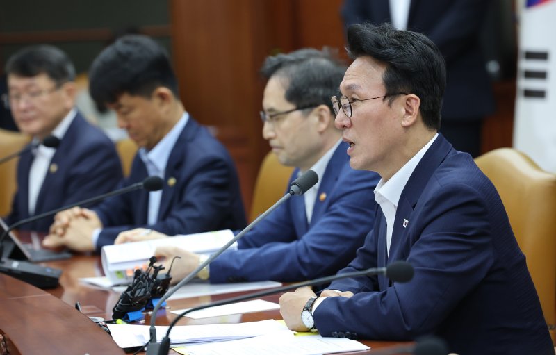 김민석 국무총리가 10일 오전 서울 종로구 정부서울청사에서 열린 국정현안관계장관회의에서 모두발언을 하고 있다. 2025.7.10/뉴스1 ⓒ News1 임세영 기자