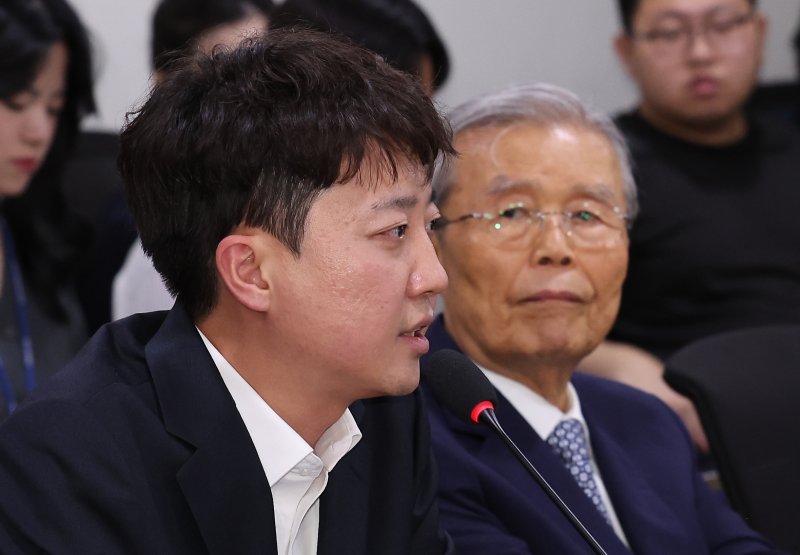 [서울=뉴시스] 김명년 기자 = 이준석 안전한 바카라 사이트 의원이 23일 오후 서울 여의도 국회 의원회관에서 열린 대선 평가 세미나에서 기념사를 하고 있다. 2025.06.23. kmn@newsis.com