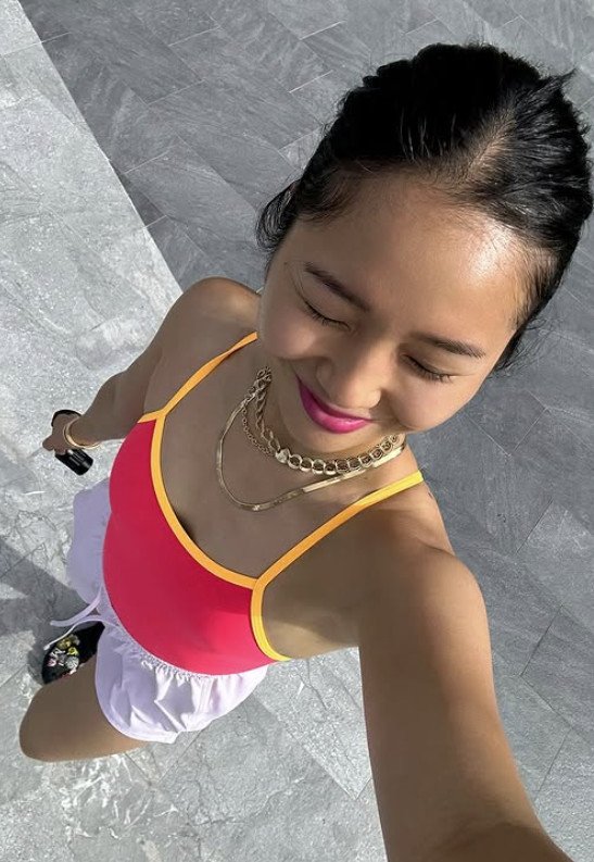 현역 걸그룹 멤버, 당당 노브라…오마이걸 미미, 상큼 표정 속 행복이 별거냐