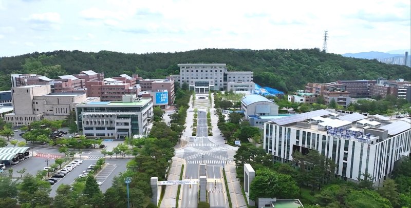 국가중심국공립대학교수회연합회가 10일 국립한밭대학교 본관 대회의실에서 '2025 국중련 제4차 정책토론회'를 개최했다.사진은 한밭대 전경.