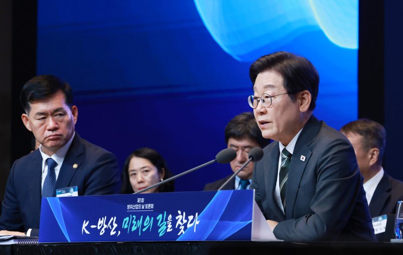 [서울=뉴시스] 최동준 기자 = 이재명 대통령이 8일 서울 용산구 그랜드 하얏트 서울에서 열린 제1회 방위바카라사이트 통장의 날 토론회에서 발언하고 있다. (대통령실통신사진기자단) 2025.07.08. photocdj@newsis.com