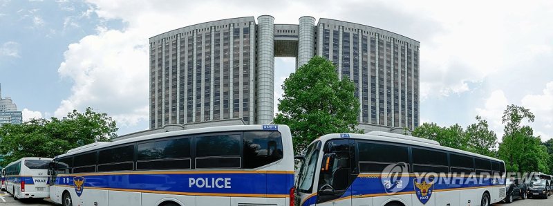 마라톤 심리&middot;장고 끝 尹 재구속 결정…남세진 부장판사 누구